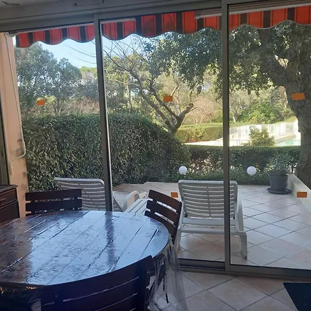 Апартаменты Les Hauts Du Golf Rez De Jardin Piscine Tennis *